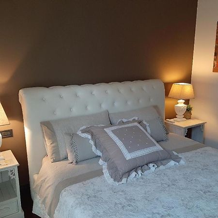 B&B Le Lanterne Casal Palocco Bagian luar foto