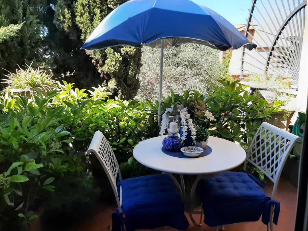 B&B Le Lanterne Casal Palocco Bagian luar foto
